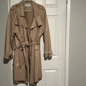 Mid-length camel water resistant trench, like new